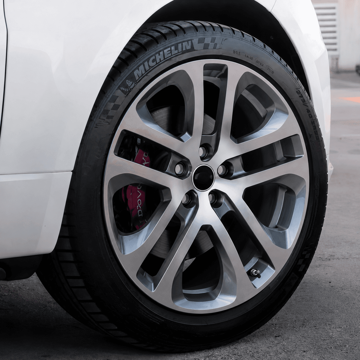 Land Rover OEM Style Forged Wheel (gunmetal machined face)