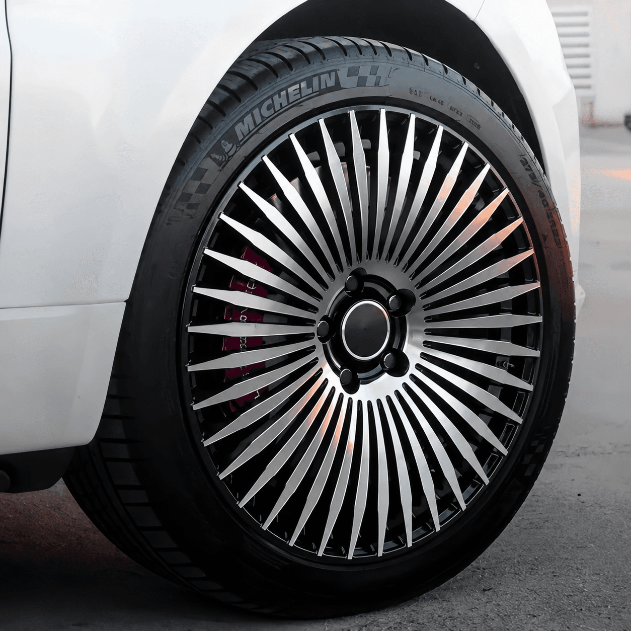 OEM Style Forged Wheel for Land Rover Range Rover / Land Rover Range Rover Sport SVR / Land Rover Range Rover Sport (black machined face)
