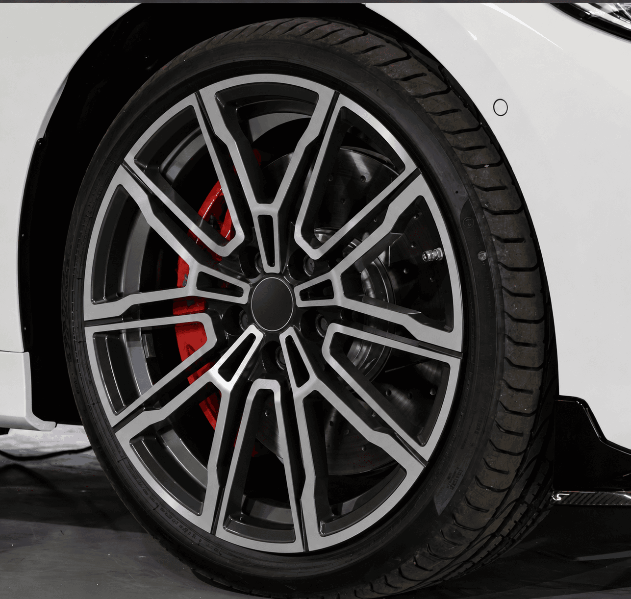OEM Style Forged Wheel for BMW 5 Series / BMW 7 Series / BMW 4 Series (black machined face)